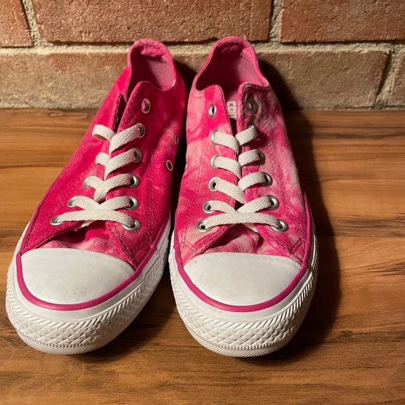 Women’s tie-die converse Size 7 - Picture 2 of 8